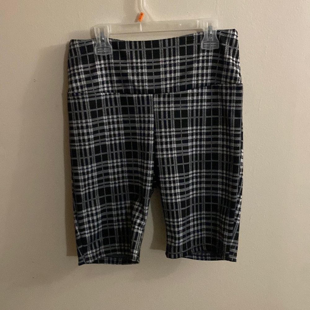 Plaid black and white shorts